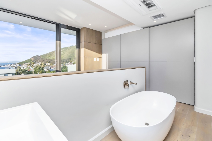 3 Bedroom Property for Sale in Fresnaye Western Cape